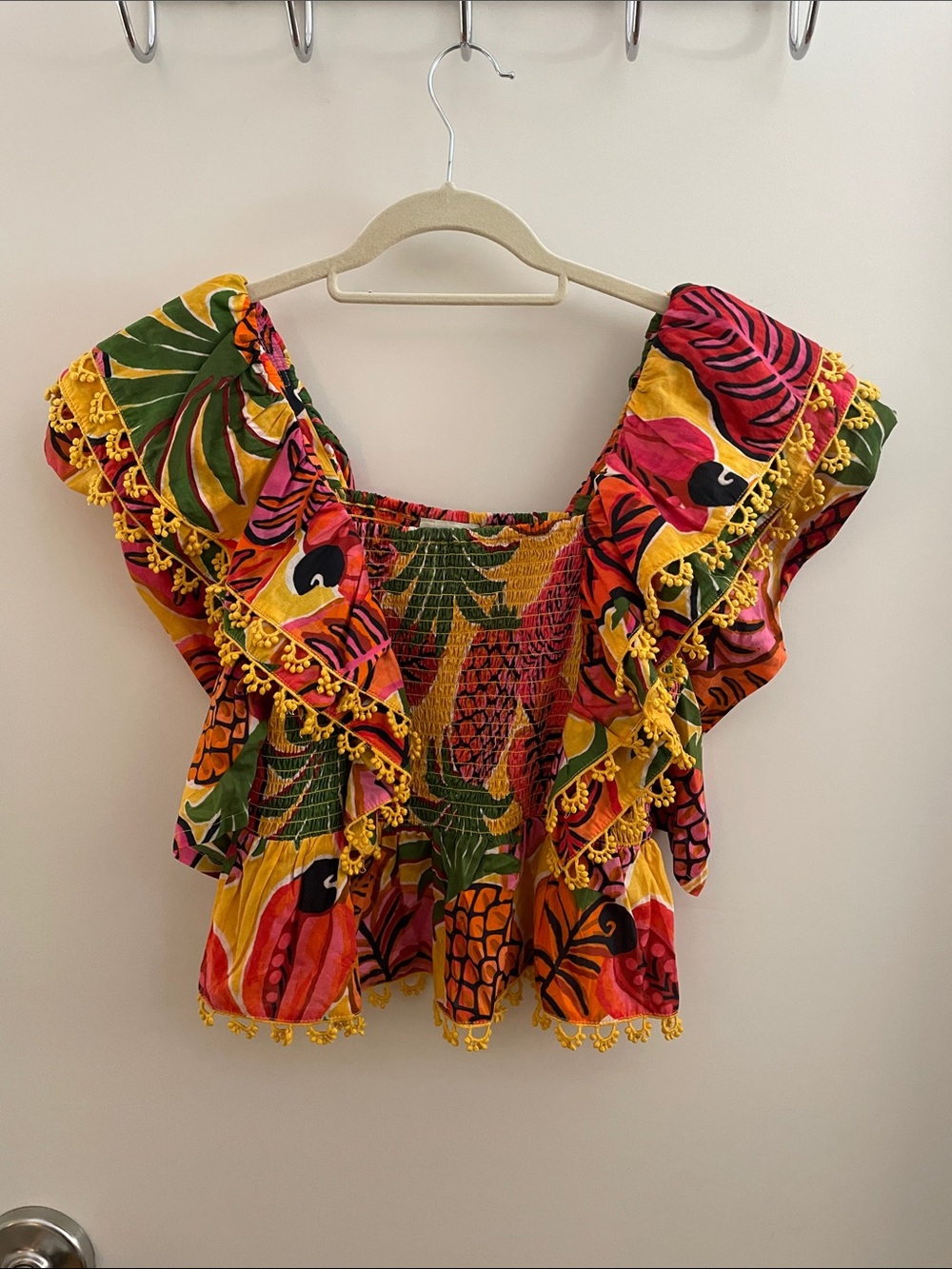Mother’s Day sale entire closet! FARM RIO Yellow  Ruffle Smocked top small EUC